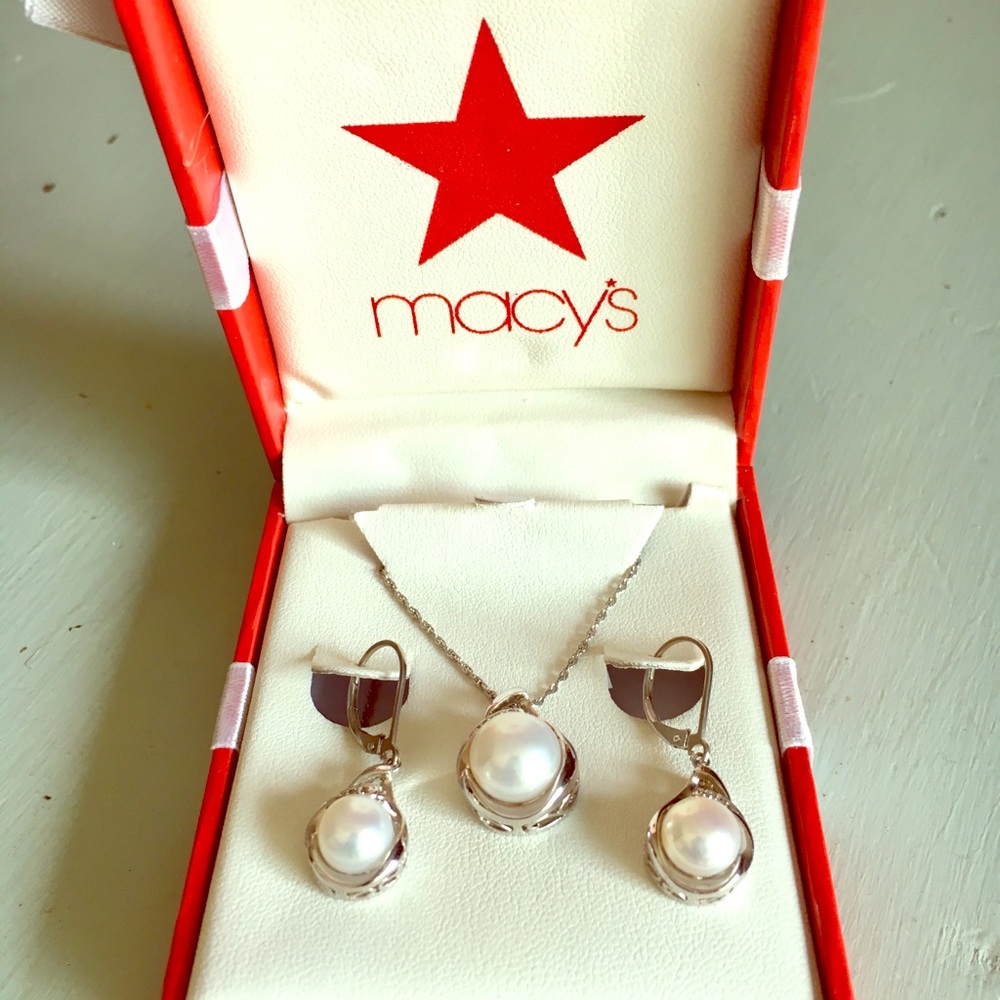 Pearl & diamond set